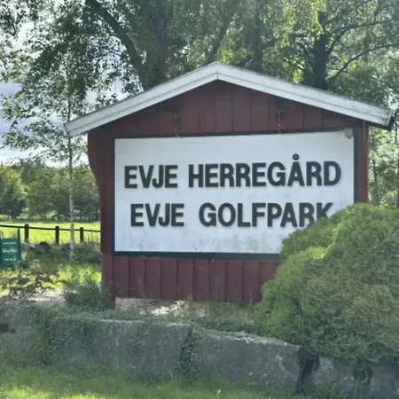 Nydelige Omgivelser I *